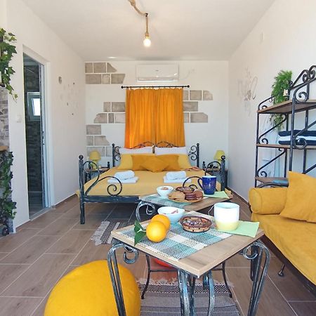 Lustica Apartments Экстерьер фото