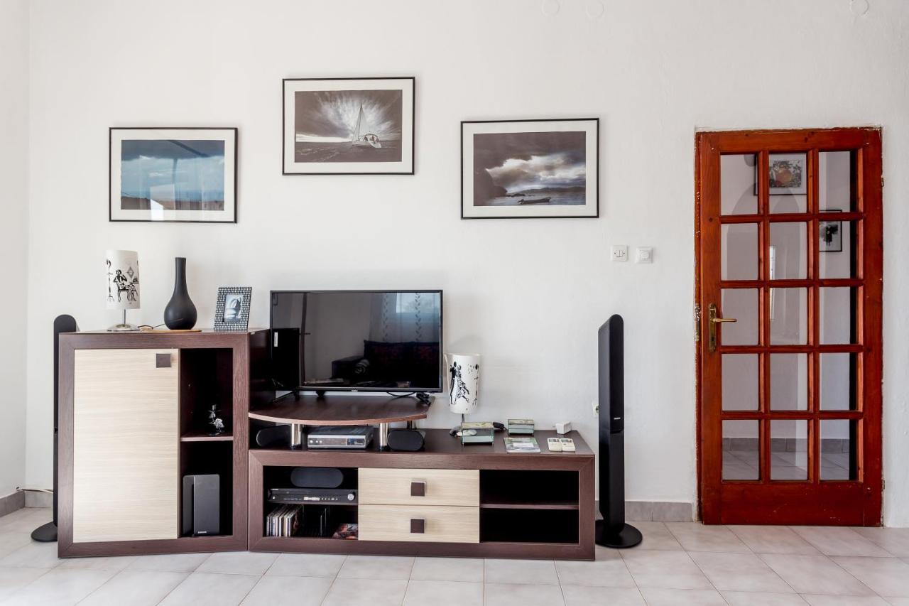 Lustica Apartments Экстерьер фото