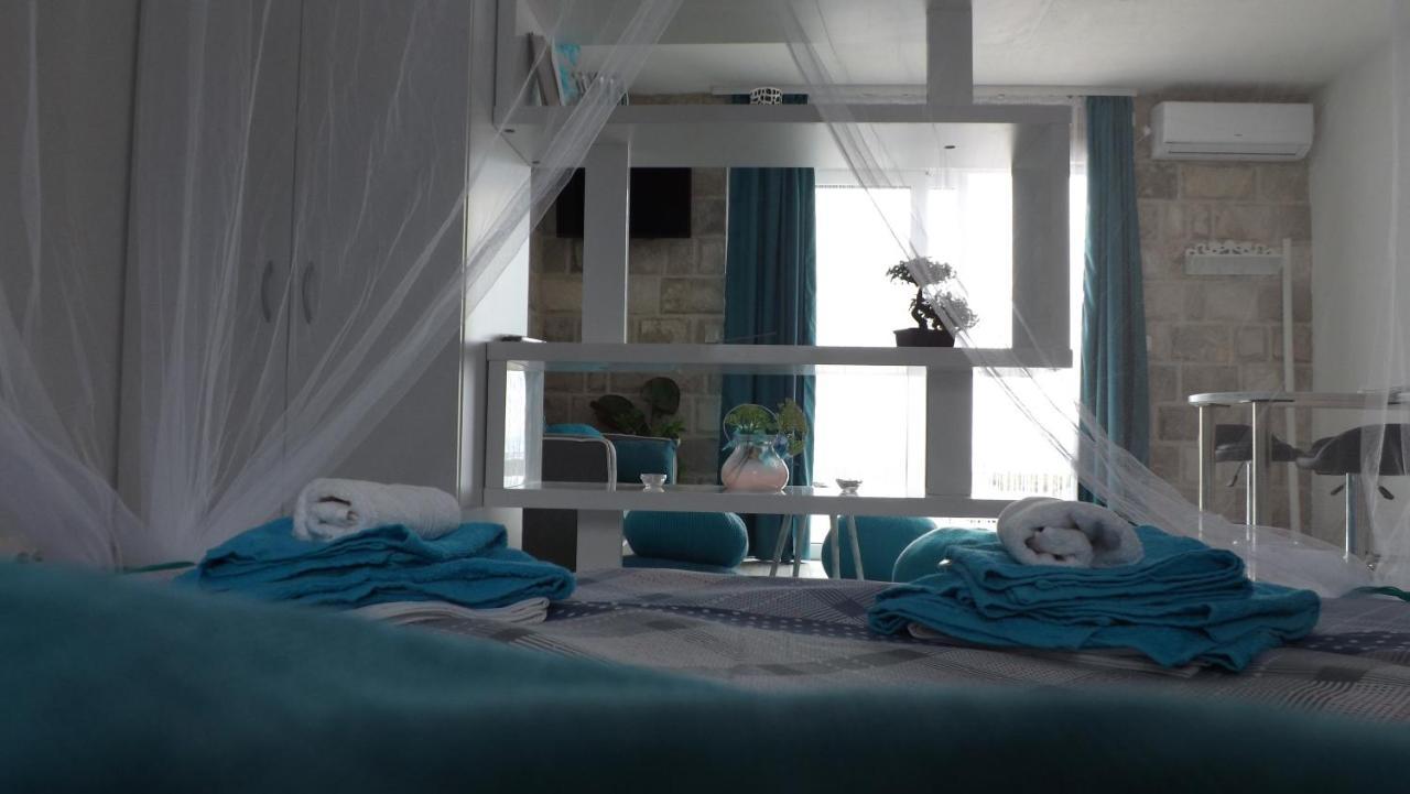 Lustica Apartments Экстерьер фото