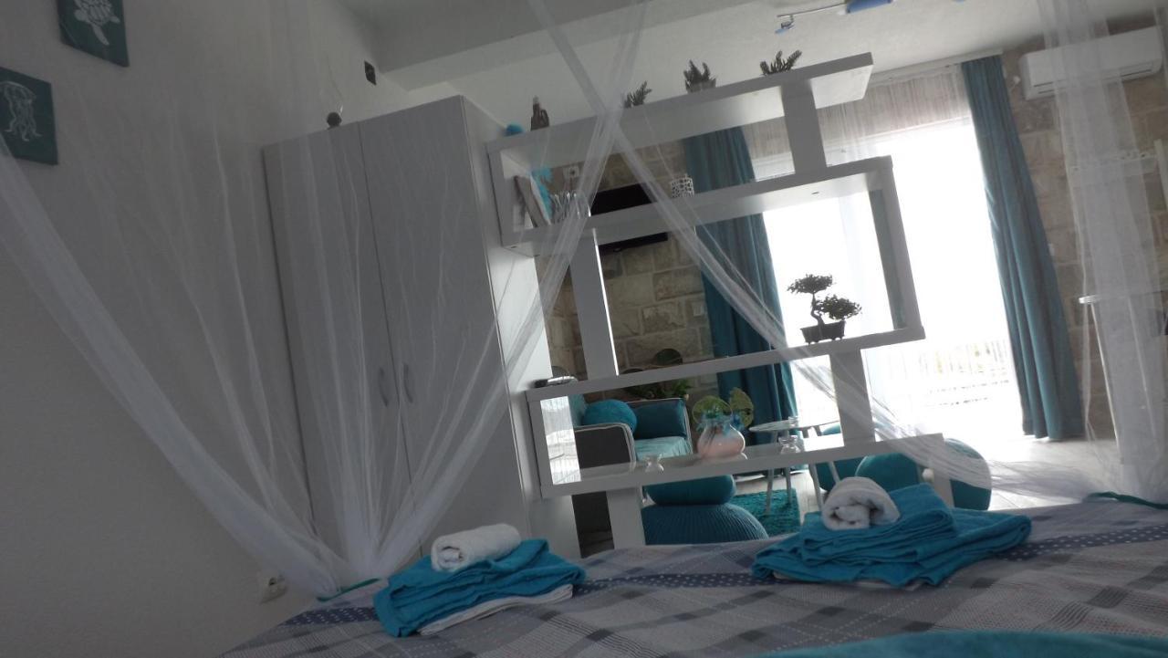 Lustica Apartments Экстерьер фото