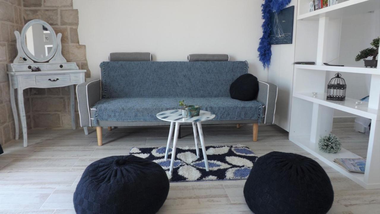 Lustica Apartments Экстерьер фото