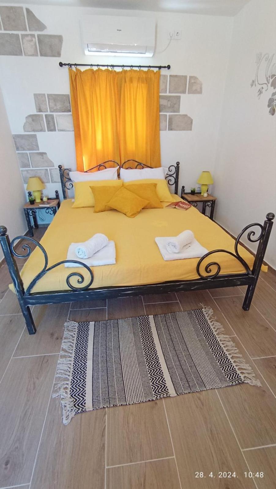 Lustica Apartments Экстерьер фото