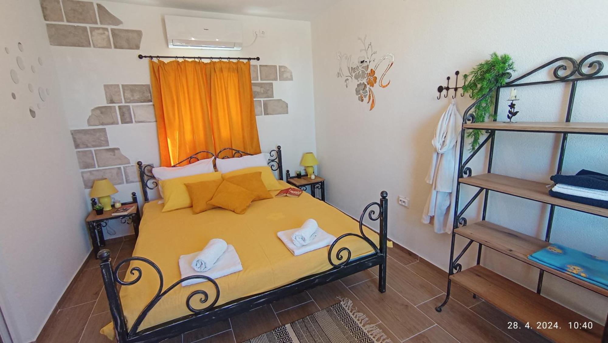 Lustica Apartments Экстерьер фото